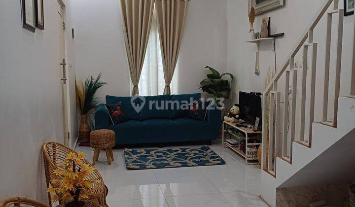 Dijual Murah Rumah 2.5 Lantai Hadap Utara Dekat Gerbang Tol Cibubur, Ciracas, Jakarta Timur 004 2