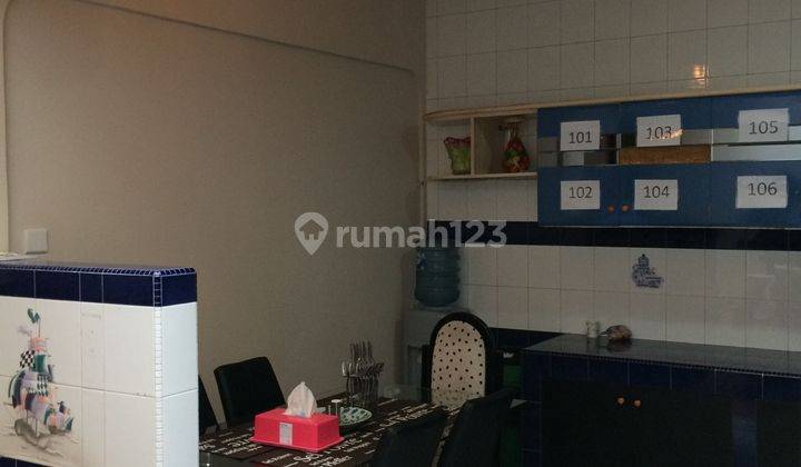 RUMAH MURAH EX KOST2 AN Lokasi strategis, Dekat fasilitas umum dan perkantoran, bebas banjir, siap huni, full purnished. Di Jln pualam sumur batu JAKARTA PUSAT 2