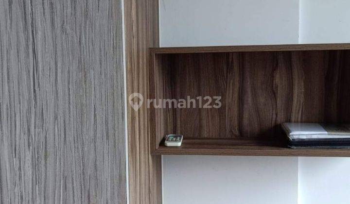 Apartemen mewah, strategis, 2 BR, LANTAI tinggi di sandalwood apartemen kemayoran (vn)  1