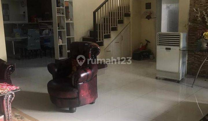 Rumah siap huni, 2 lantai , 4 kamar, strategis, hadap timur, di kelapa gading jakarta utara 1