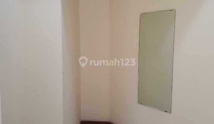 Apartemen murah, harga bu, 4 kamar, diatas mall, strategis, di apartemen taman Anggrek 2