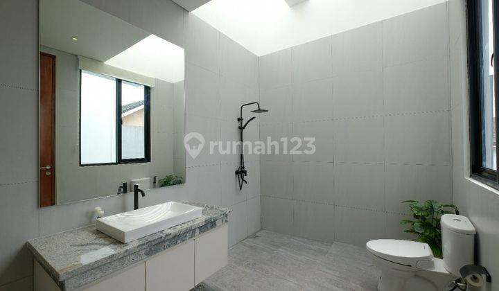 Rumah Mewah 3 lantai Asthetic Modern Minimalis 1