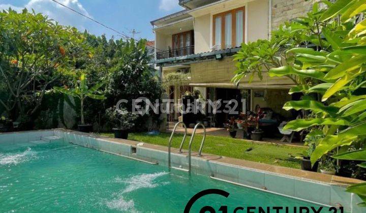 Rumah Tropikal Dengan Swimming Pool Di Lebak Bulus Jaksel 1