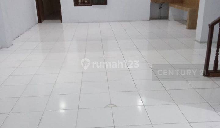 Rumah Mungil Satu Setengah Lantai Di Tanjung Priok 1