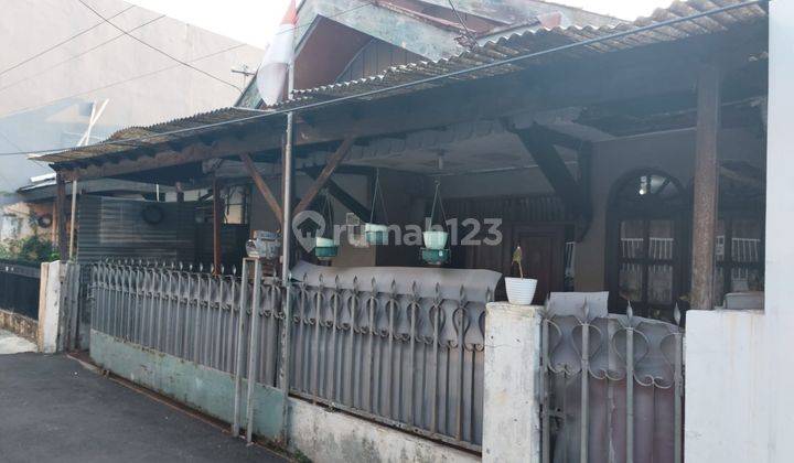 Rumah Tua Hitung Tanah Di Tebet 1