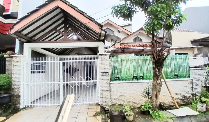 Spacious Strategic House with SHM 15 Minutes to BSD Plaza Ready for KPR J-42814