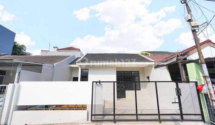 Rumah Cantik dekat Ther Breeze BSD City Semi Furnished Bisa Nego J16047 1