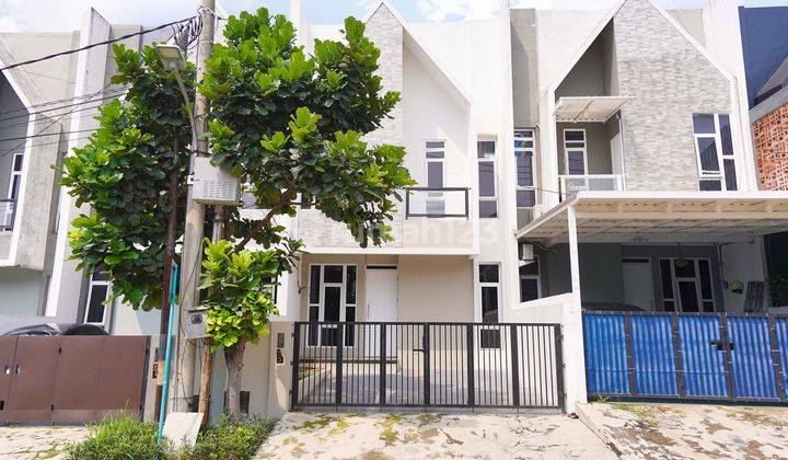 Rumah Semi Furnished Hadap Selatan 12 menit ke Stasiun Cilebut Dibantu KPR J22643