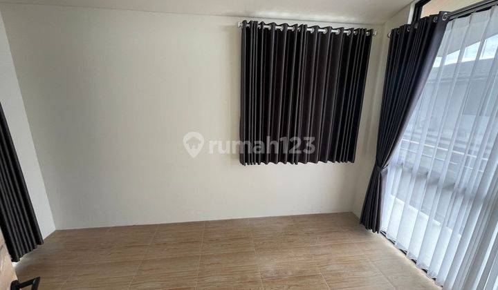 Rumah Cantik Hadap Timur dekat Grand Serpong Mall Harga Nego Siap KPR J24447 2