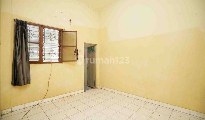 Rumah 3 Lt Hadap Selatan 15 menit ke Green Sedayu Mall Harga Nego J19994 2