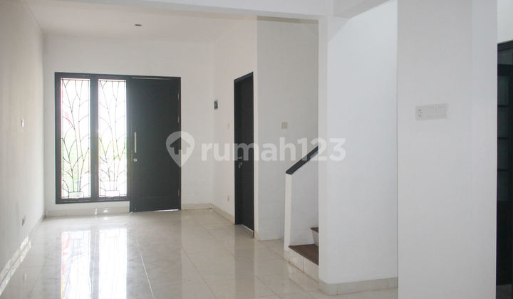 Rumah 15 Mnt ke Mall Alam Sutera Siap Huni Dibantu KPR J24347 2