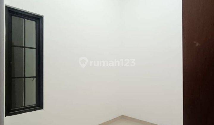 ruang tamu rumah 10 menit ke cibinong