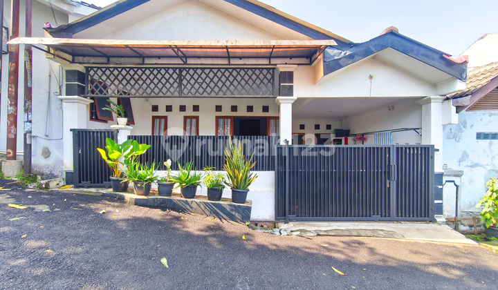 Land area 159 Sertificate of Ownership North facing 15 Minutes to Pamulang Toll Gate J-46010 Land area 159 Sertificate of Ownership North facing 15 Minutes to Pamulang Toll Gate J-46010