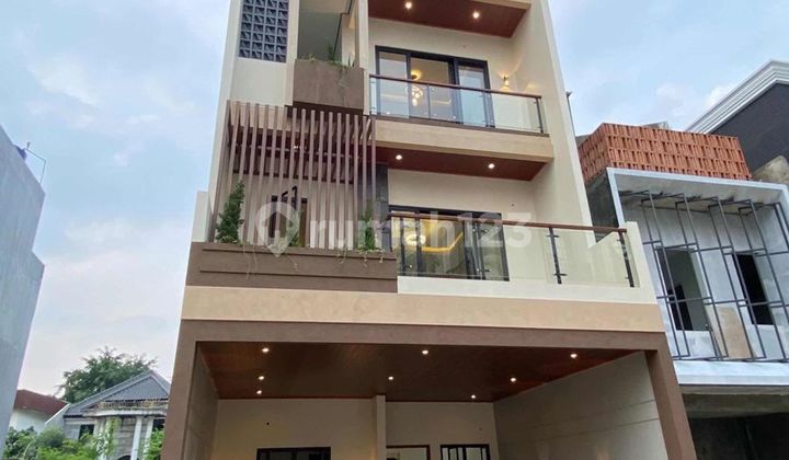 Rumah Cantik Strategis 14 Menit ke Stasiun Lenteng Agung Siap Huni J42277