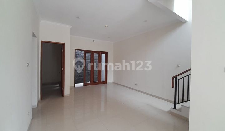 Rumah LT 128 Terawat Dekat Cilandak Town Square Dibantu KPR J39849 2