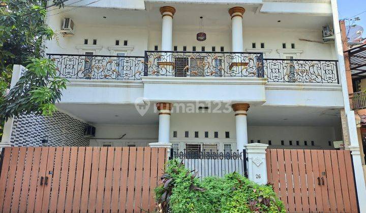 Rumah Terawat Luas 6 menit ke Stasiun Klender Baru 2 Lantai Siap Huni J18906 1