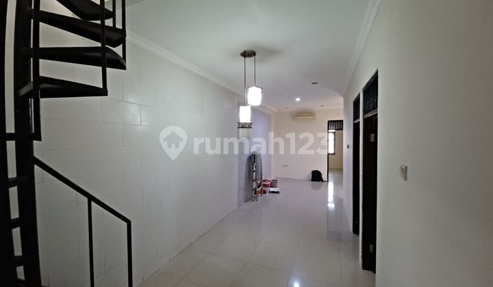 Rumah Minimalis 12 Menit ke Brawijaya Hospital Antasari Dibantu KPR J40053 2