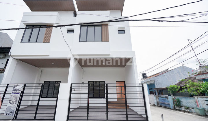 Rumah Cantik 15 Menit ke Mall Summarecon Bekasi Dibantu KPR J-38768 Rumah Cantik 15 Menit ke Mall Summarecon Bekasi Dibantu KPR J-38768