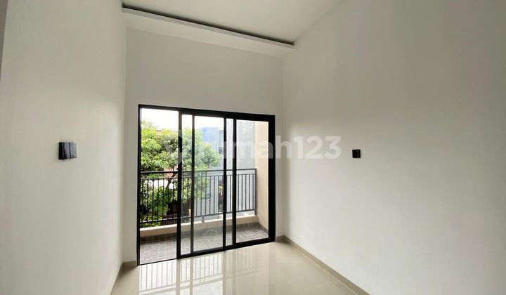 Rumah LB 120 Hadap Timur 15 Menit ke Summarecon Mall Bekasi J-39814 2