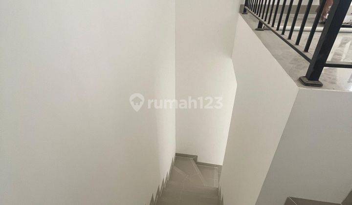 Rumah Modern Cantik 6 Menit ke Gerbang Tol Sentul 2 Dibantu KPR J25497 2