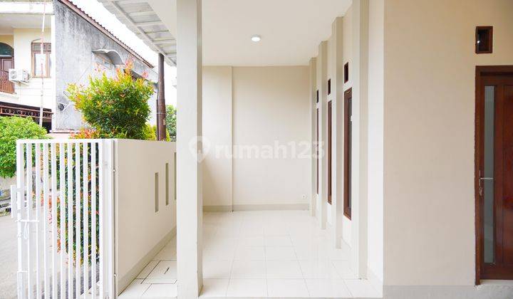 Rumah 2 Lantai Bagus Furnished SHM di Bukit Cimanggu City, Bogor 6