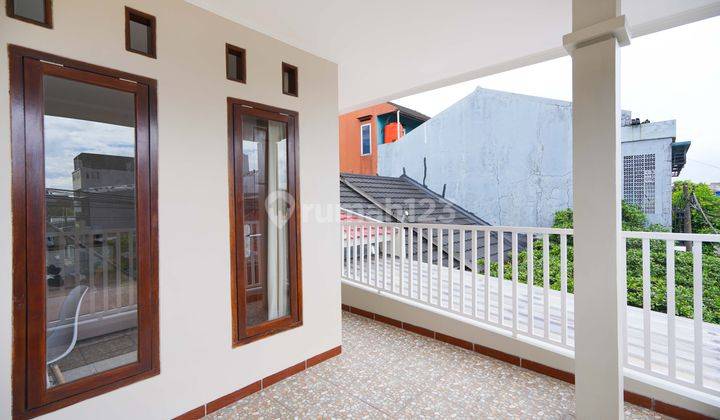 Rumah 2 Lantai Bagus Furnished SHM di Bukit Cimanggu City, Bogor 19