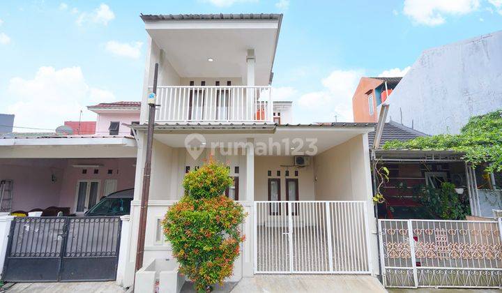 Rumah 2 Lantai Bagus Furnished SHM di Bukit Cimanggu City, Bogor 1