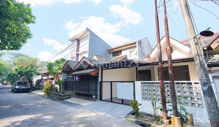 Rumah Bagus Furnished SHM di Kencana Loka Bsd, Tangerang 2