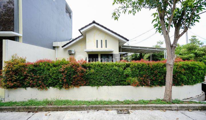 Rumah Hook Asri di Bekasi Dekat Tol dan Terminal Bebas Banjri J17300 2