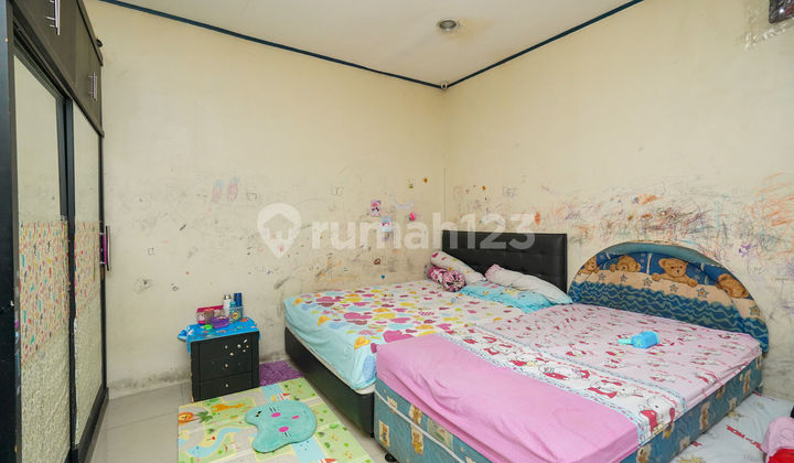 Rumah 10 menit ke CitiPlaza Kutabumi SHM Hadap Selatan J-22721 2