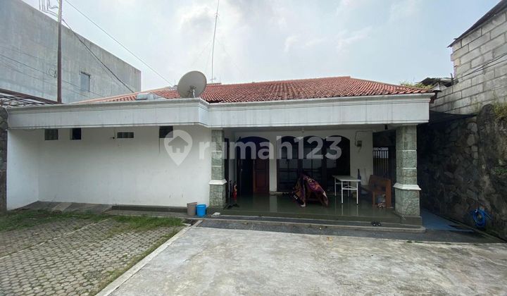 Rumah Luas Terawat 15 Menit ke Terminal Bus Grogol Dibantu KPR J-28424 2