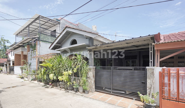 Land Area 126 South Facing 5 Mins to LRT Jatibening Flood Free J-30592