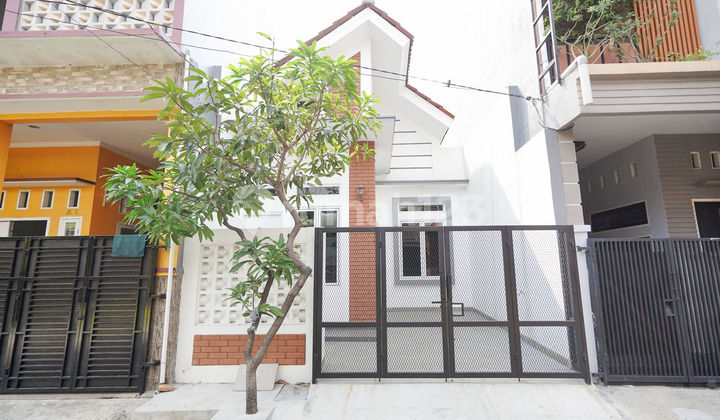 Rumah 15 menit ke Summarecon Mall Bekasi SHM Bebas Banjir J-36940 Rumah 15 menit ke Summarecon Mall Bekasi SHM Bebas Banjir J-36940