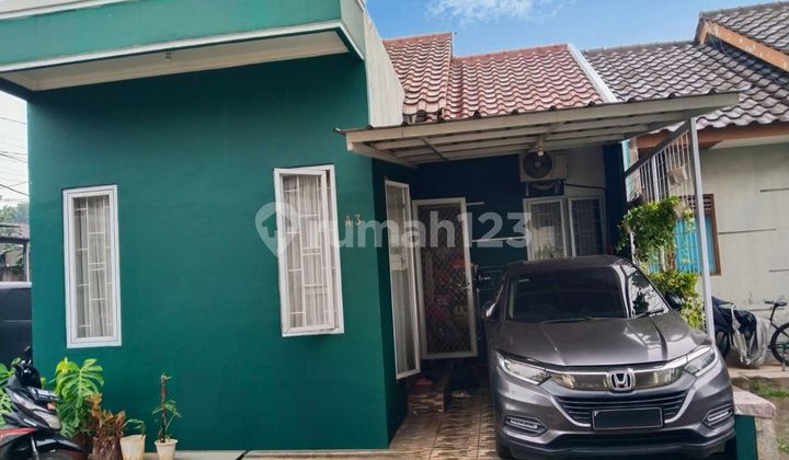 Strategic House 15 Minutes to Depok Baru Station, 72m² Land Area, South Facing, J36747 Strategic House 15 Minutes to Depok Baru Station, 72m² Land Area, South Facing, J36747