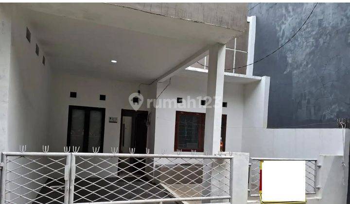 Rumah 10 Menit ke Mall Paradise Walk Serpong Siap Huni Dibantu KPR J34135 2