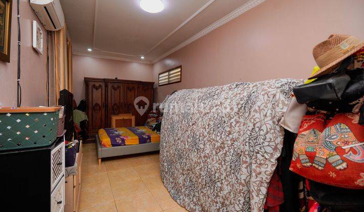 Rumah LT 300 SHM 15 Menit ke Mall Bassura Dibantu KPR J24379 2
