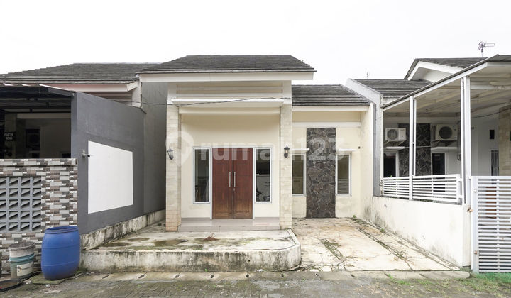 Rumah Hadap Utara 16 Menit ke Mal Pekayon Siap Huni J-40128 Rumah Hadap Utara 16 Menit ke Mal Pekayon Siap Huni J-40128