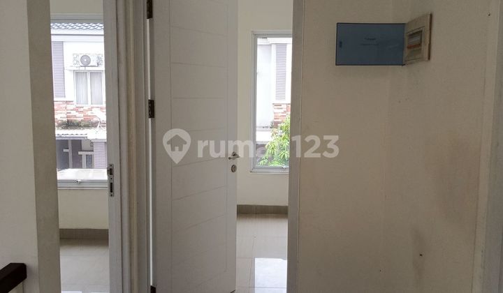 House Eligible for Mortgage in Bekasi 8 Minutes to Lemah Abang Station Ready to Occupy J32548 2