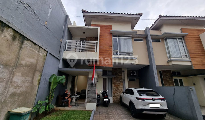 Rumah Luas Hadap Selatan 15 Menit ke One Belpark Mall Siap KPR J-42519 Rumah Luas Hadap Selatan 15 Menit ke One Belpark Mall Siap KPR J-42519