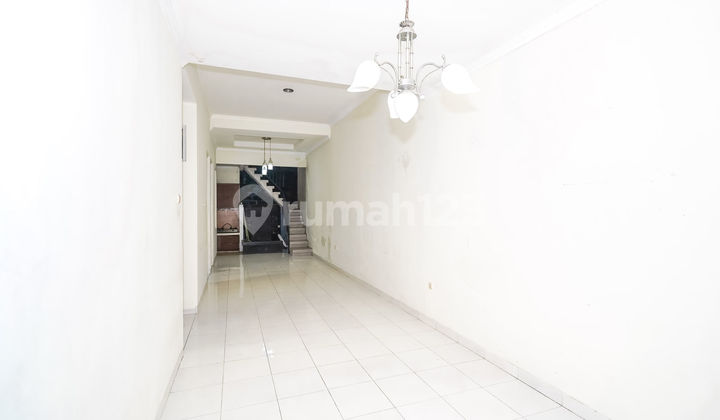 3-Bedroom House with SHM 11 Minutes to Eka Hospital Cibubur Ready to Occupy J40422 2