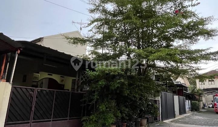 Rumah Luas Hadap Selatan 10 Mnt ke Cibubur Junction Siap Huni J-37648