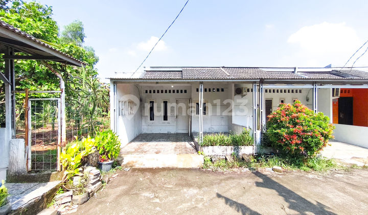 Ready-to-Occupy East-Facing House 8 Minutes to Tigaraksa Station J-47005