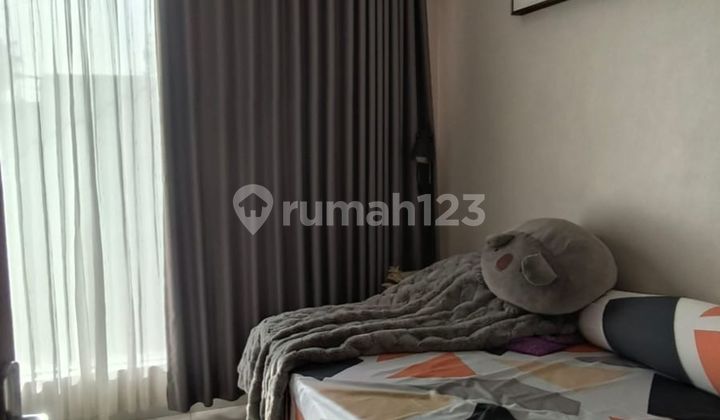 Rumah Strategis 15 Menit ke Stasiun Serpong 2 Lt Bebas Banjir J39295