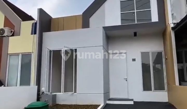 Strategic House 15 Minutes to BSD Barat 1 Toll Gate Ready to Occupy J38286 Strategic House 15 Minutes to BSD Barat 1 Toll Gate Ready to Occupy J38286