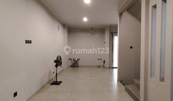 Rumah 2 Lt Siap Huni 5 Menit ke Transmart Graha Raya Dibantu KPR J24639 2