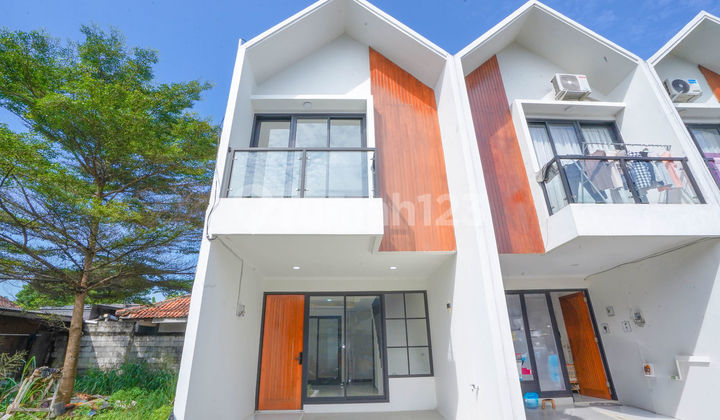 Beautiful 2-Story House with SHM, 10 Minutes to Grand Mall Cimanggis J-32122