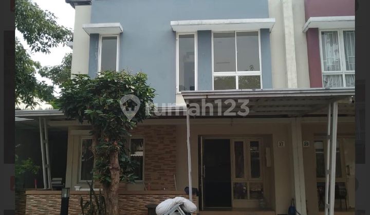 Dijual Rumah Posisi Hoek Siap Huni di Cluster Thomson