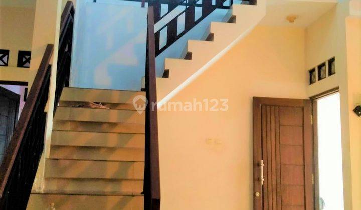 Dijual Rumah 2 Lantai, Dekat Pintu Tol Borr 2