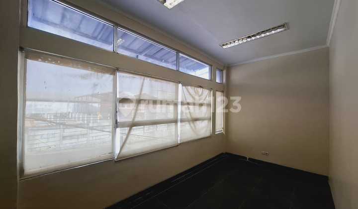 Quick Sale Warehouse Kamal North Jakarta area 397 meters good location within the area