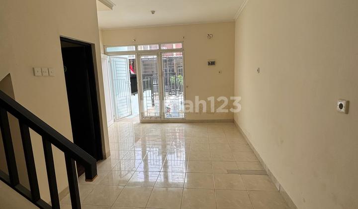 Sewa Rumah Park Residence Taman Surya V 2 Kamar Tidur 2